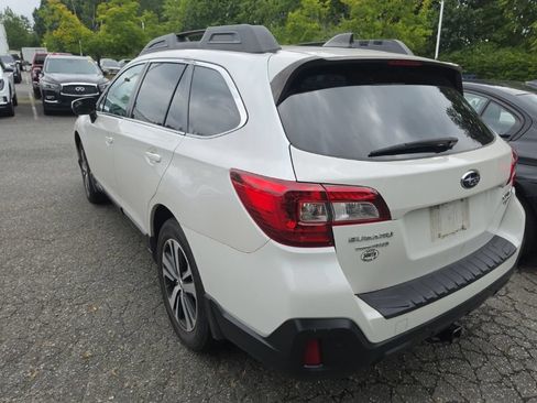 Used 2018 Subaru Outback 2.5i Limited AWD/4WD image 4