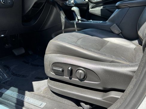 Used 2020 Chevrolet Equinox Premier AWD/4WD image 14