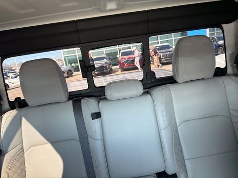 Used 2023 Jeep Gladiator Overland image 25