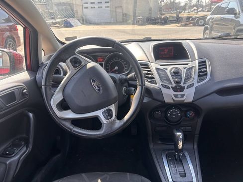 Used 2013 Ford Fiesta SE FWD image 14