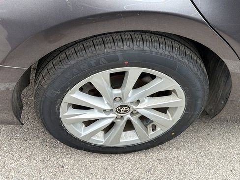 Certified 2022 Toyota Camry LE image 9