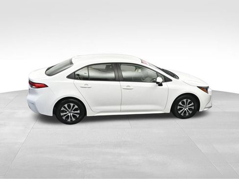 Used 2022 Toyota Corolla LE FWD image 32