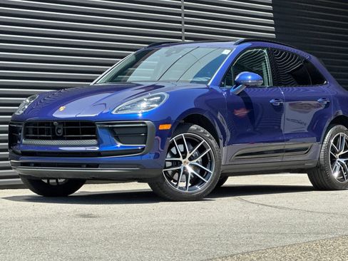 Used 2024 Porsche Macan AWD/4WD image 1