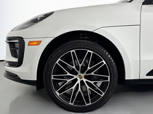 Used 2023 Porsche Macan image 8