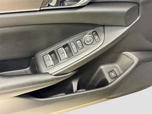 Used 2021 Honda Accord LX image 17
