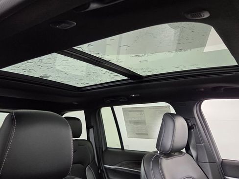 New 2025 Jeep Grand Cherokee Limited w/ Black Appearance Package image 39