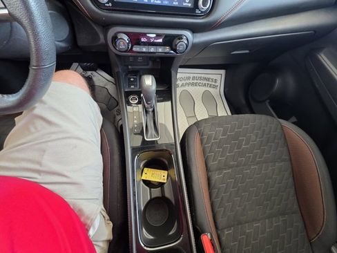 Used 2023 Nissan Kicks SR image 22