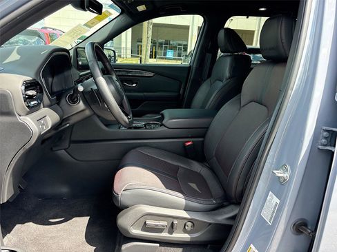 Certified 2025 Honda Pilot Black Edition image 26