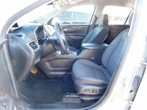 Used 2022 Chevrolet Equinox LT w/ Driver Convenience Package image 12