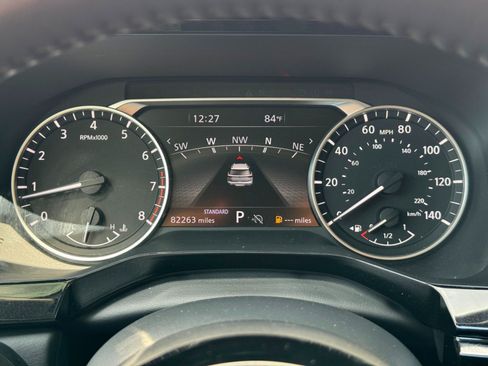 Used 2022 Nissan Pathfinder SL FWD image 17