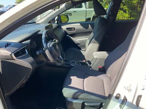 Used 2023 Toyota Corolla Cross AWD Hybrid image 11
