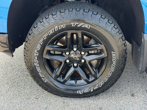Used 2023 Chevrolet Silverado 1500 Custom Trail Boss AWD/4WD image 10