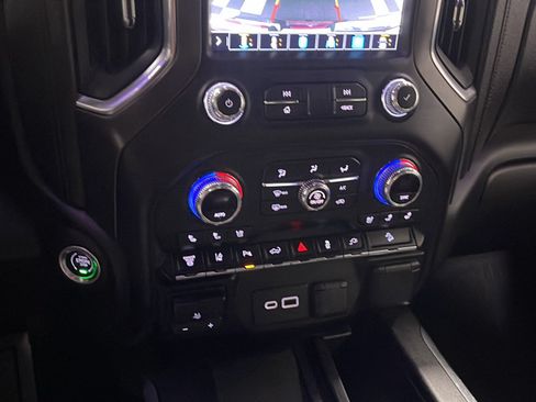 Used 2020 GMC Sierra 2500 AT4 w/ AT4 Premium Package AWD/4WD image 11