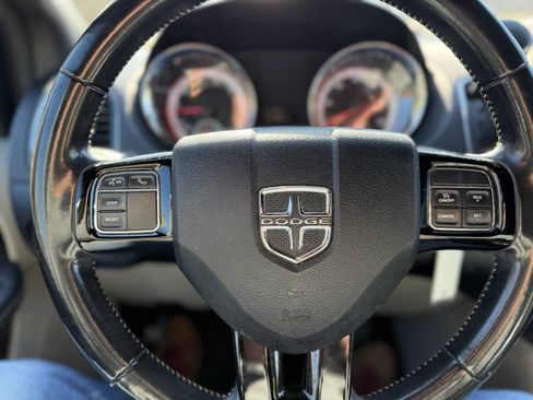 Used 2019 Dodge Grand Caravan SXT image 14