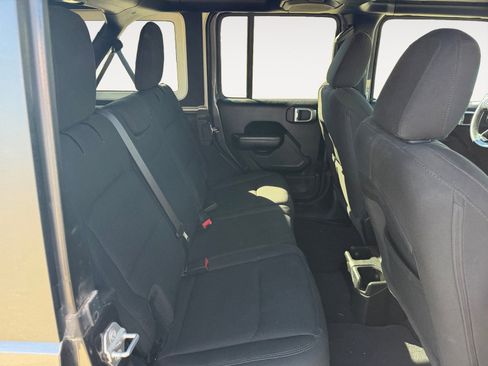 Used 2020 Jeep Wrangler Unlimited Sport image 13