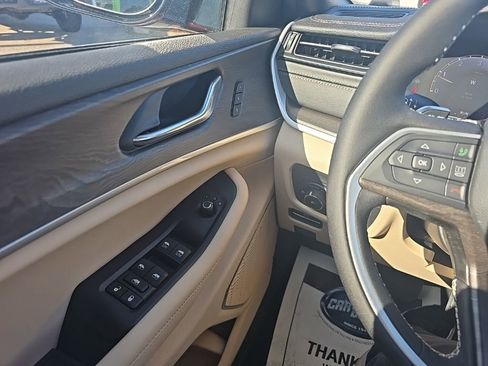 New 2026 Jeep Grand Cherokee Limited image 15