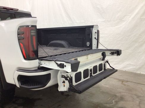 Used 2024 GMC Sierra 2500 AT4 w/ AT4 Premium Plus Package image 23