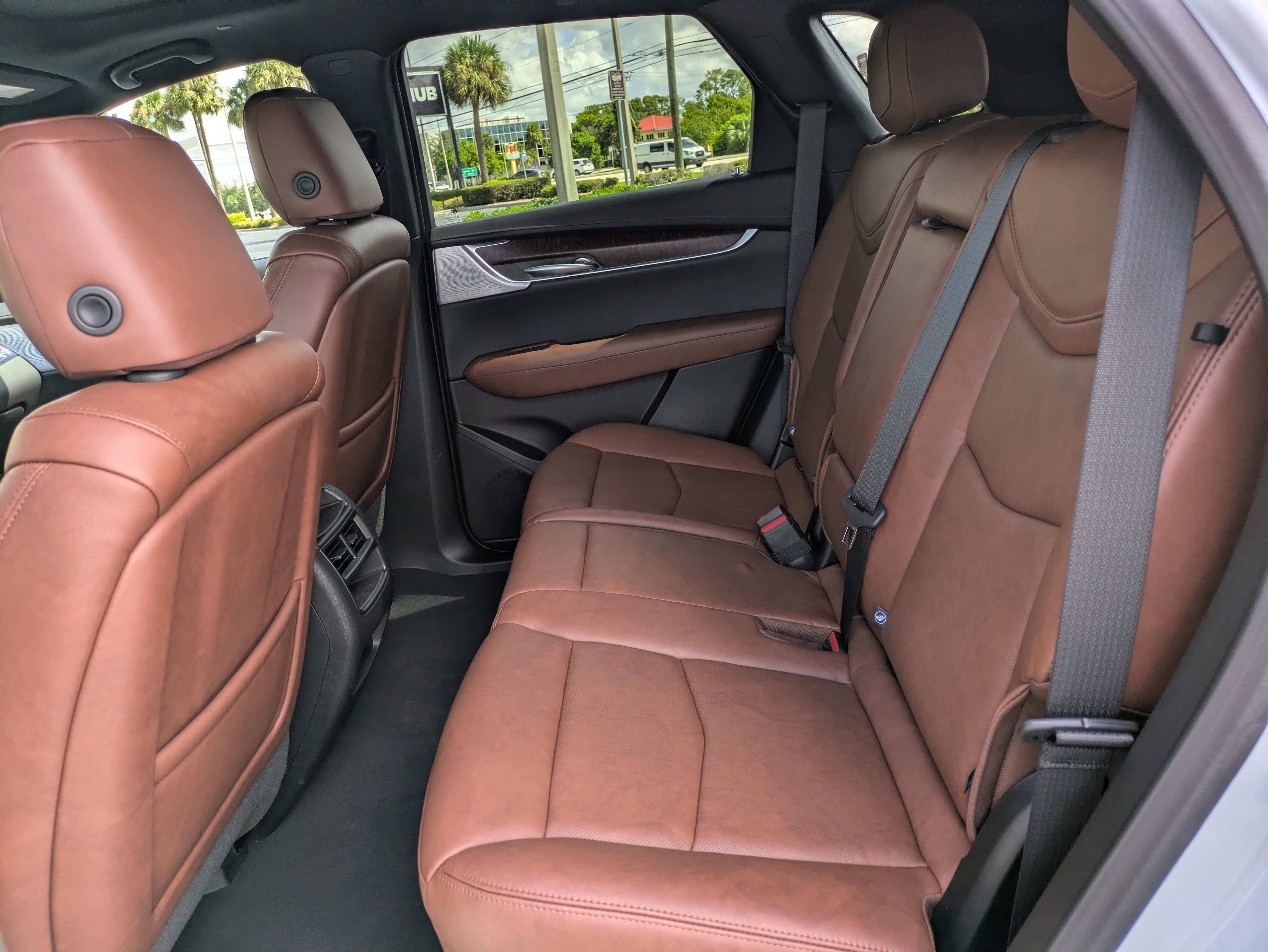 Certified 2025 Cadillac XT5 Premium Luxury w/ LPO, Red Accent Package AWD/4WD image 11