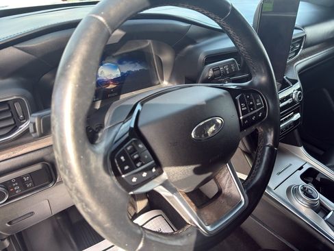 Used 2021 Ford Explorer Platinum w/ Equipment Group 601A image 11