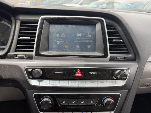 Used 2018 Hyundai Sonata SE FWD image 11