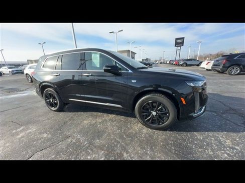 Certified 2024 Cadillac XT6 Luxury image 2