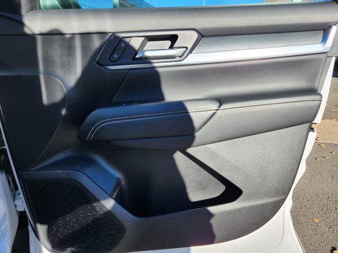 Used 2025 GMC Terrain Elevation image 16