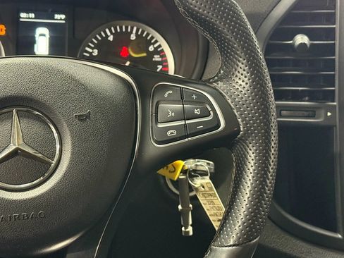 Used 2018 Mercedes-Benz Metris Passenger image 15