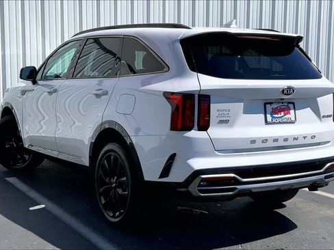 Used 2021 Kia Sorento EX w/ Panoramic Sunroof Package AWD/4WD image 10