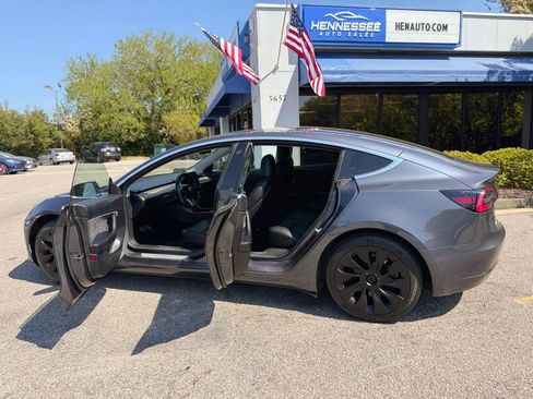 Used 2018 Tesla Model 3 Long Range image 19