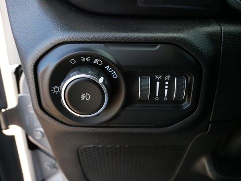 Used 2021 Jeep Wrangler Unlimited Sahara image 26