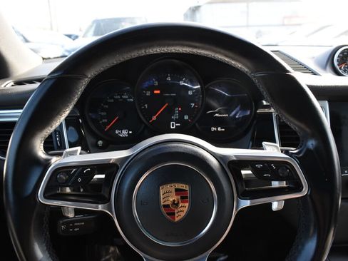 Used 2018 Porsche Macan Sport Edition image 21