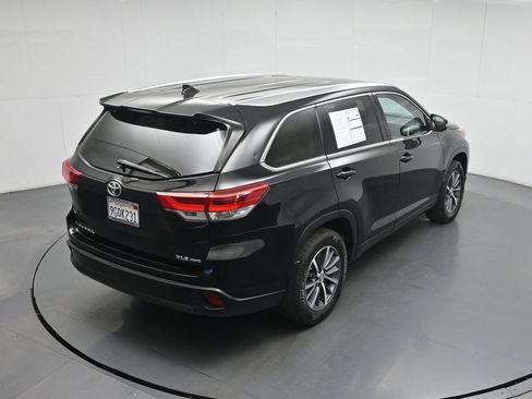 Used 2018 Toyota Highlander XLE AWD/4WD image 43