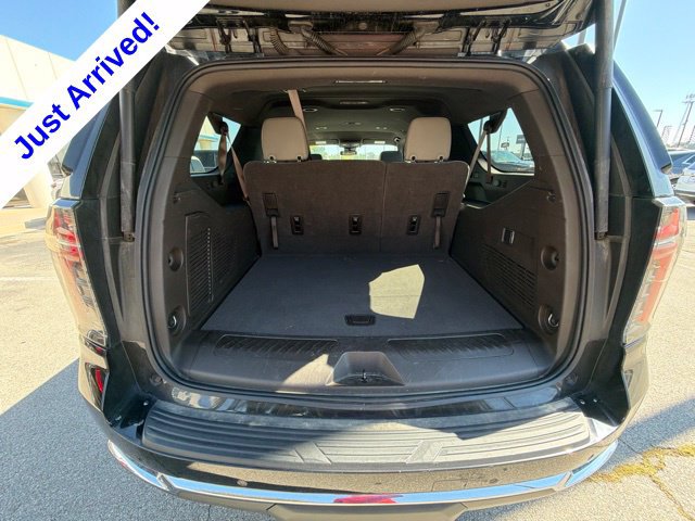 Used 2025 Chevrolet Suburban LT RWD image 39