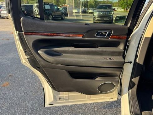 Used 2013 Lincoln MKT FWD image 15