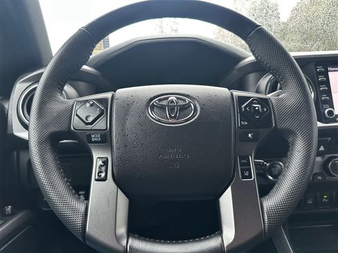 Used 2021 Toyota Tacoma TRD Off-Road w/ TRD Premium Off Road Package image 17