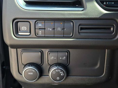 Used 2024 Chevrolet Tahoe LT RWD image 13