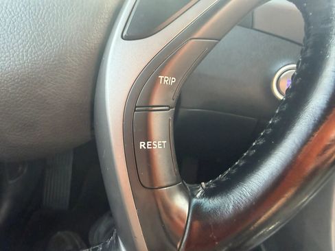 Used 2014 Hyundai Elantra w/ Option Group 2 FWD image 16