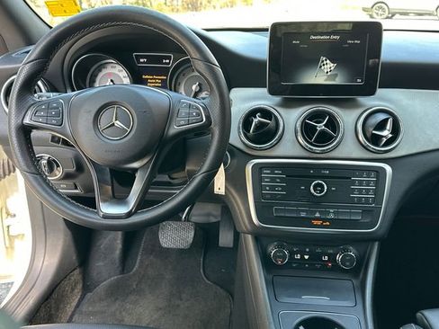 Used 2016 Mercedes-Benz CLA 250 image 11