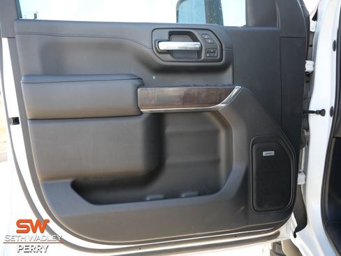 Used 2023 GMC Sierra 2500 Denali w/ Denali Ultimate Package image 18