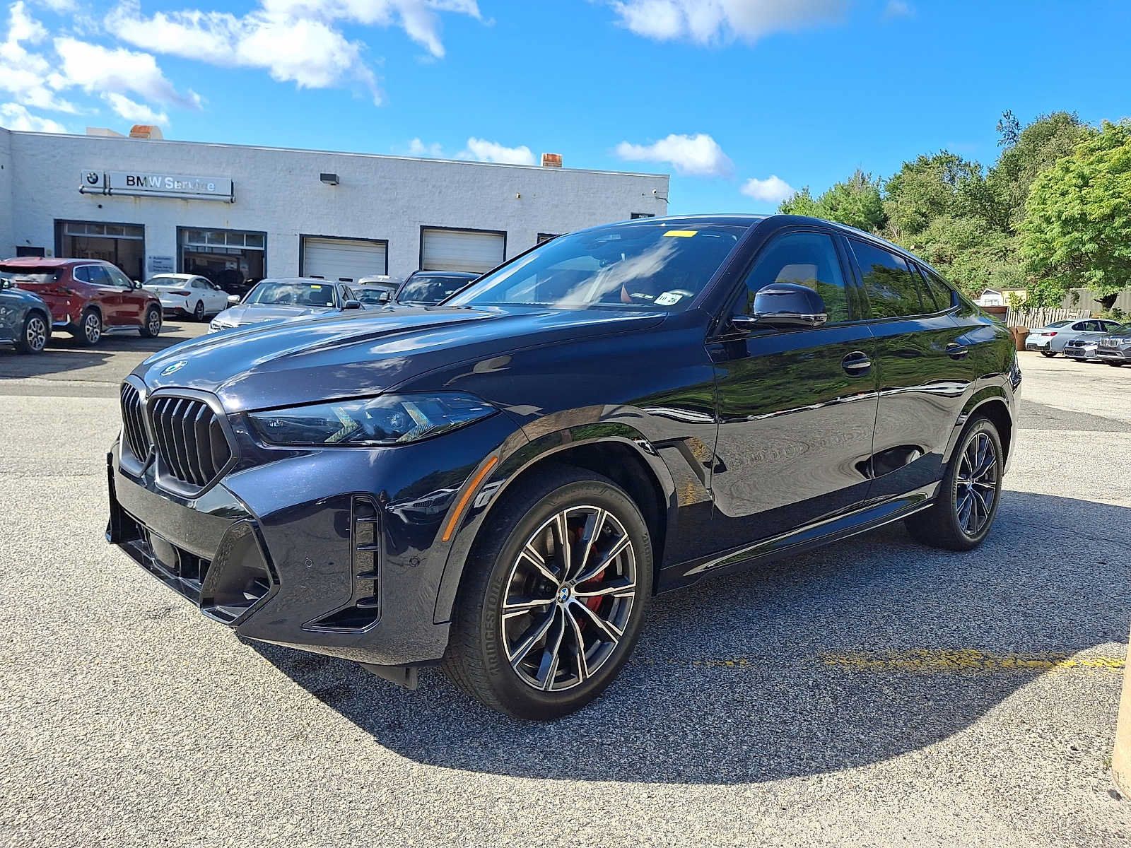 Used 2024 BMW X6 xDrive40i w/ Executive Package AWD/4WD image 3