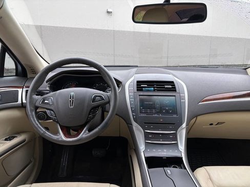 Used 2014 Lincoln MKZ image 14