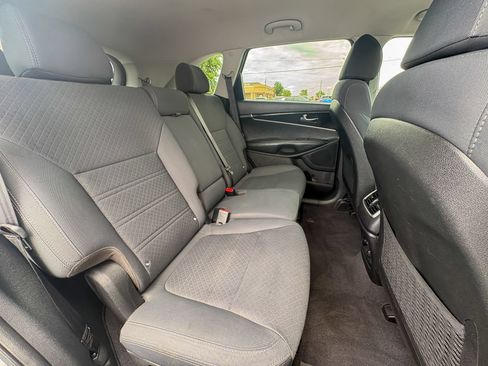 Used 2018 Kia Sorento LX AWD/4WD image 26