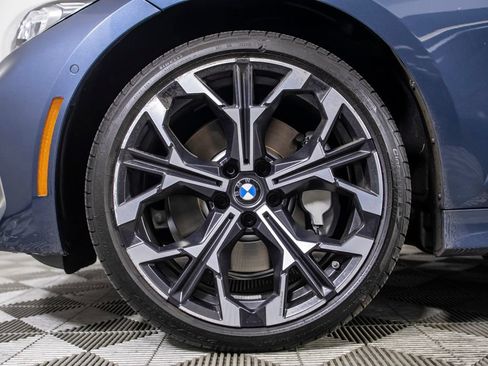 Used 2025 BMW 330i Sedan w/ Premium Package RWD image 38