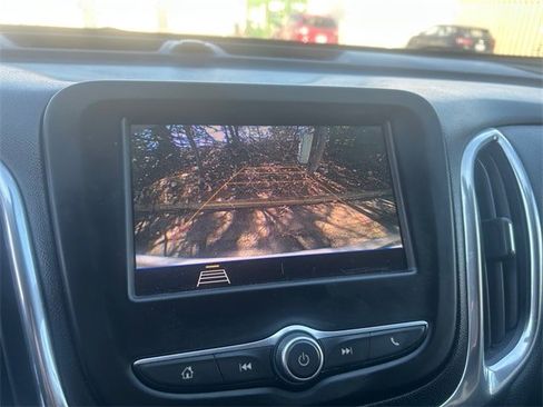 Used 2021 Chevrolet Equinox LT image 17