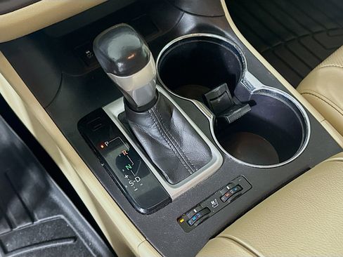 Used 2015 Toyota Highlander Limited image 24