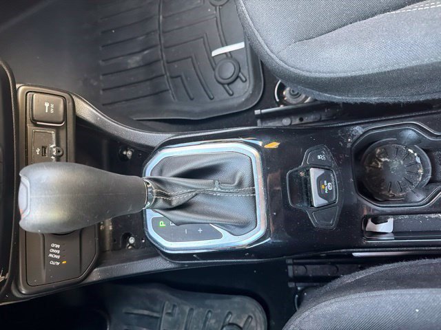 Used 2021 Jeep Renegade Latitude AWD/4WD image 16