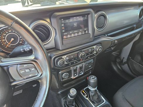 Used 2021 Jeep Wrangler Sport AWD/4WD image 19