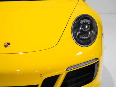 Used 2019 Porsche 911 Carrera GTS RWD image 16