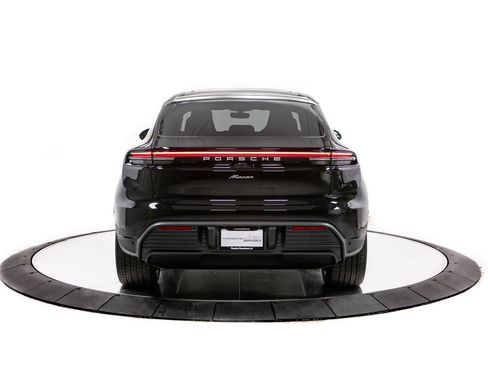 New 2026 Porsche Macan Electric RWD image 6