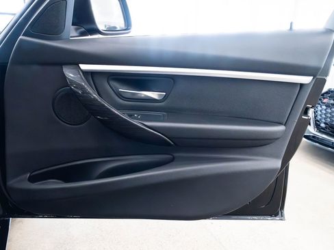 Used 2018 BMW 330i xDrive Wagon image 23